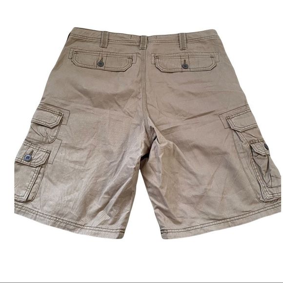 Lee men’s tan cargo shorts 36 NWOT - Picture 2 of 4